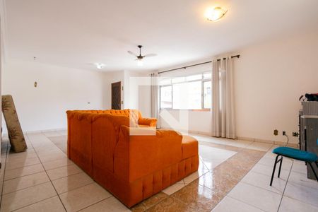 Sala de estar de casa à venda com 5 quartos, 230m² em Vila Santa Maria, São Paulo