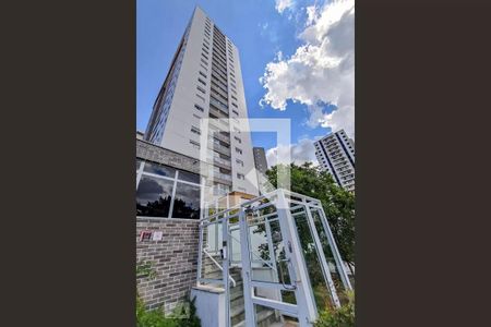 Apartamento para alugar com 103m², 3 quartos e 2 vagas Apartamento para alugar com 103m², 3 quartos e 2 vagasFachada e portaria