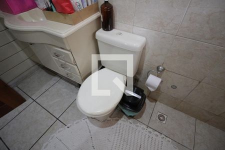 Casa à venda com 260m², 4 quartos e 5 vagasDetalhe Banheiro Suíte 1