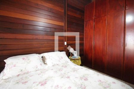 Casa à venda com 260m², 4 quartos e 5 vagasSuíte 2