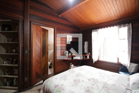 Casa à venda com 260m², 4 quartos e 5 vagasSuíte 2