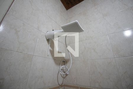 Casa à venda com 260m², 4 quartos e 5 vagasDetalhe Banheiro Suíte 2