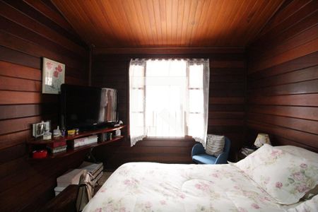 Casa à venda com 260m², 4 quartos e 5 vagasSuíte 2