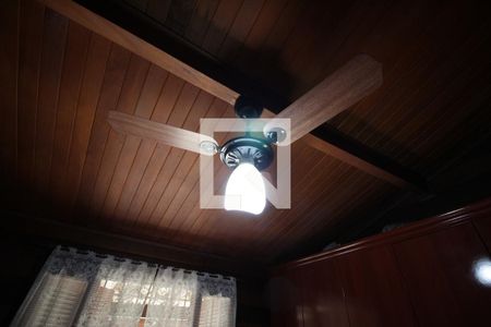 Casa à venda com 260m², 4 quartos e 5 vagasDetalhe Suíte 2