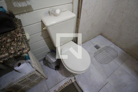 Casa à venda com 260m², 4 quartos e 5 vagasDetalhe Banheiro Suíte 2