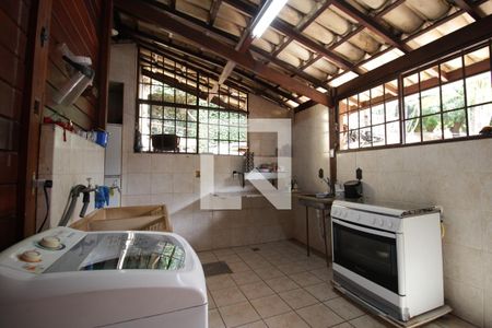 Casa à venda com 260m², 4 quartos e 5 vagasÁrea de Serviço