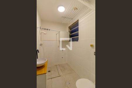 Banheiro de kitnet/studio para alugar com 1 quarto, 37m² em Santa Efigênia, São Paulo