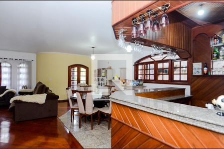 Sala de casa para alugar com 5 quartos, 650m² em Jardim Santa Mena, Guarulhos