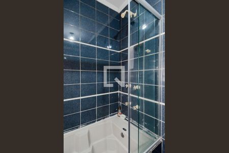 Casa à venda com 650m², 5 quartos e 6 vagasBanheiro da Suíte 2