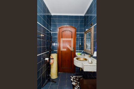 Casa à venda com 650m², 5 quartos e 6 vagasBanheiro da Suíte 2