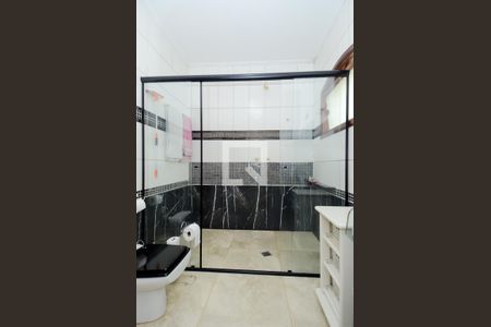 Casa à venda com 650m², 5 quartos e 6 vagasBanheiro da Suíte 3