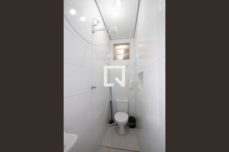 Banheiro de casa de condomínio para alugar com 1 quarto, 25m² em Vila Isolina Mazzei, São Paulo