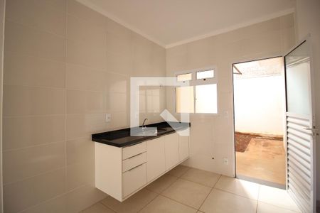 Casa para alugar com 47m², 2 quartos e 2 vagasCozinha