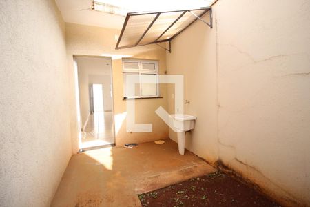 Casa para alugar com 47m², 2 quartos e 2 vagaslavanderia