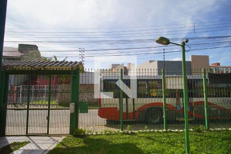 Sala vista  de casa à venda com 4 quartos, 144m² em Rubem Berta, Porto Alegre