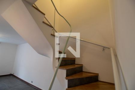 Escada de casa à venda com 3 quartos, 115m² em Brooklin Paulista, São Paulo