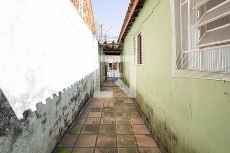 Casa à venda com 250m², 4 quartos e 2 vagas Casa à venda com 250m², 4 quartos e 2 vagasCorredor