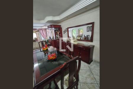 Casa à venda com 3 quartos, 337m² em Vila Ema, São Paulo