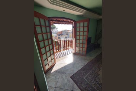 Casa à venda com 3 quartos, 337m² em Vila Ema, São Paulo