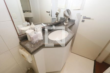 Apartamento à venda com 95m², 3 quartos e 3 vagasDetalhe banheiro