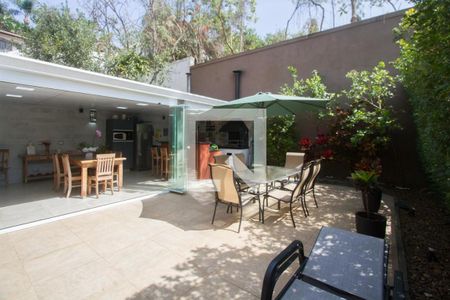 Casa à venda com 450m², 4 quartos e 4 vagasÁrea Externa