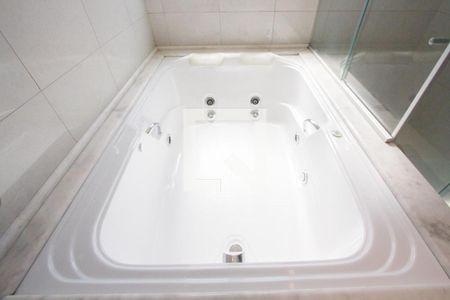 Casa à venda com 450m², 4 quartos e 4 vagasBanheira