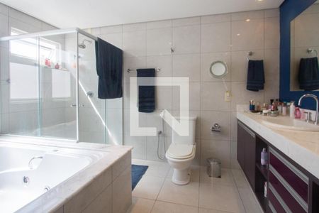 Casa à venda com 450m², 4 quartos e 4 vagasBanheiro Suíte 1