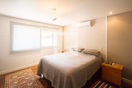 Casa à venda com 450m², 4 quartos e 4 vagasSuíte 1