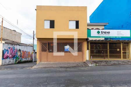 Casa à venda com 120m², 4 quartos e 2 vagasFachada
