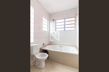 Casa à venda com 120m², 4 quartos e 2 vagasBanheiro da Suíte 1