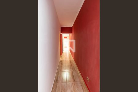 Casa à venda com 120m², 4 quartos e 2 vagasCorredor