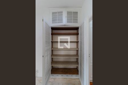 Apartamento à venda com 163m², 3 quartos e 2 vagasCorredor - Armárrio