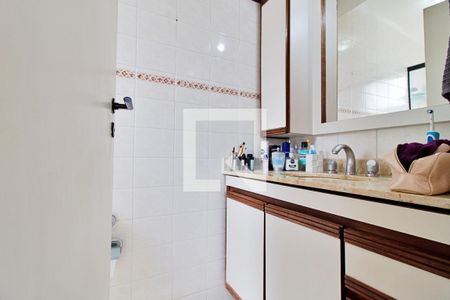 Apartamento à venda com 76m², 3 quartos e 2 vagasBanheiro da Suíte 