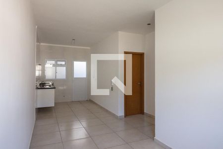 Sala de casa de condomínio para alugar com 2 quartos, 47m² em Parque Sao Sebastiao, Ribeirão Preto