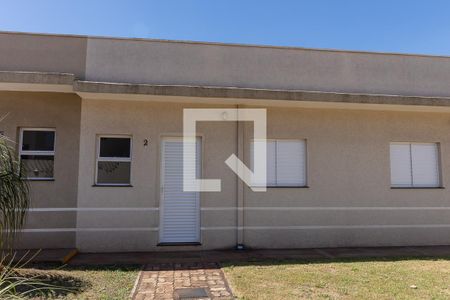 Casa de condomínio para alugar com 47m², 2 quartos e 2 vagas Casa de condomínio para alugar com 47m², 2 quartos e 2 vagasFachada Casa