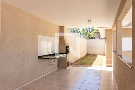 Casa de condomínio para alugar com 47m², 2 quartos e 2 vagas Casa de condomínio para alugar com 47m², 2 quartos e 2 vagasChurrasqueira