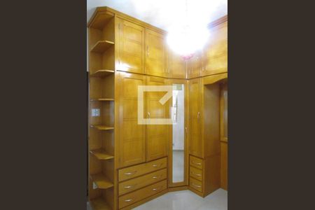 Apartamento para alugar com 65m², 2 quartos e 1 vagaQuarto 2 - Armários