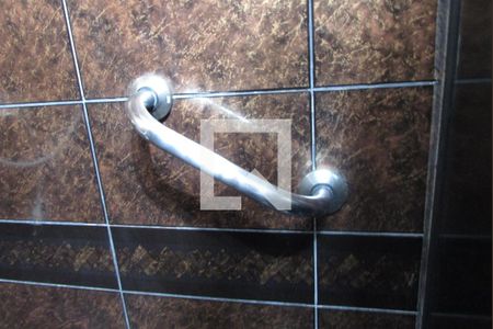 Apartamento para alugar com 65m², 2 quartos e 1 vagaDetalhe do banheiro