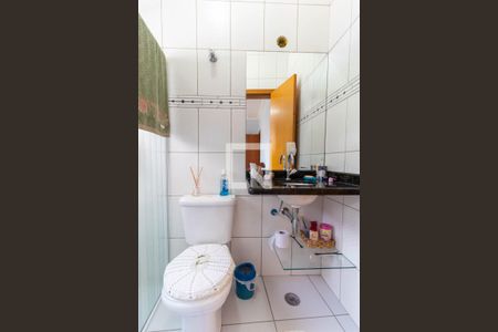 Casa à venda com 132m², 4 quartos e 2 vagas Casa à venda com 132m², 4 quartos e 2 vagasBanheiro da Suíte 2