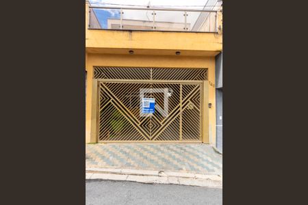 Casa à venda com 132m², 4 quartos e 2 vagas Casa à venda com 132m², 4 quartos e 2 vagasFachada