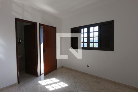 Casa para alugar com 150m², 3 quartos e 3 vagas Casa para alugar com 150m², 3 quartos e 3 vagasSuíte