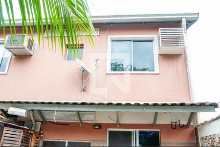 Casa de condomínio para alugar com 89m², 3 quartos e 2 vagasQuintal fundos - Fachada Fundos