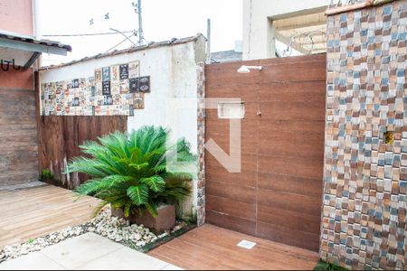 Casa de condomínio para alugar com 89m², 3 quartos e 2 vagasQuintal fundos - Chuveiro