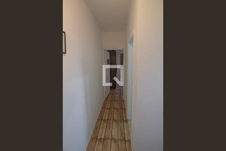 Casa à venda com 180m², 2 quartos e 1 vagaCorredor