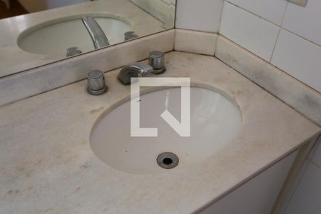 Apartamento para alugar com 72m², 2 quartos e 2 vagasBanheiro da Suíte