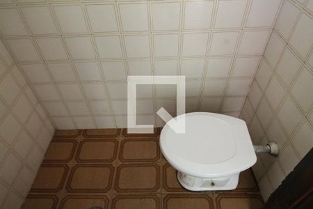 Casa à venda com 301m², 2 quartos e 4 vagasBanheiro 2