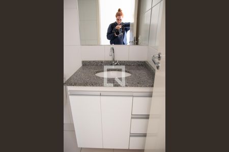 Apartamento para alugar com 58m², 2 quartos e 1 vaga Apartamento para alugar com 58m², 2 quartos e 1 vagaBanheiro 2