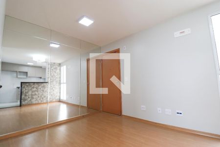 Sala de apartamento à venda com 2 quartos, 39m² em Residencial Itamaracá, Goiânia