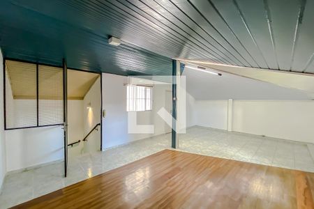 Casa de condomínio à venda com 188m², 3 quartos e 3 vagas Casa de condomínio à venda com 188m², 3 quartos e 3 vagasSótão