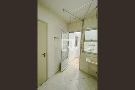 Casa de condomínio à venda com 188m², 3 quartos e 3 vagas Casa de condomínio à venda com 188m², 3 quartos e 3 vagasLavanderia